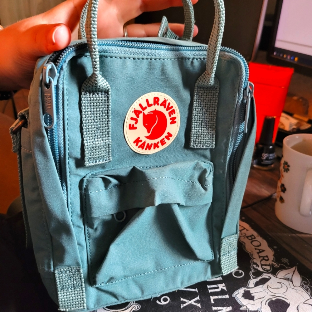 Fjallraven Kanken Backpack mini crossbody